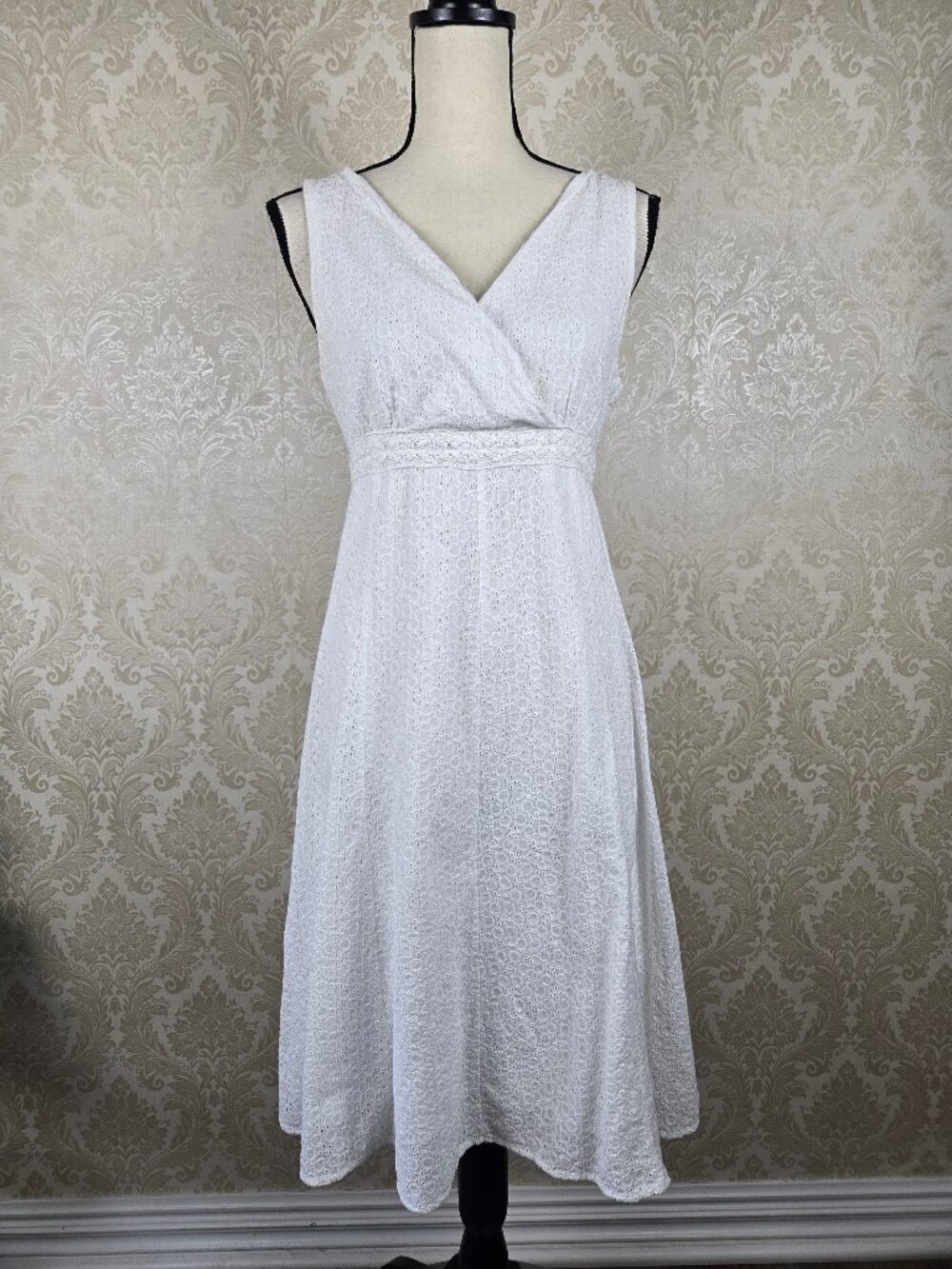 R & K Originals Size 12 White Eyelet Dress 100% Cotton Vneck Sleeveless Lined